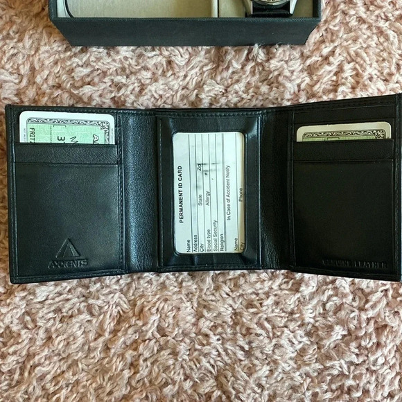Axxents Watch & Wallet Gift Set - Picture 4 of 7